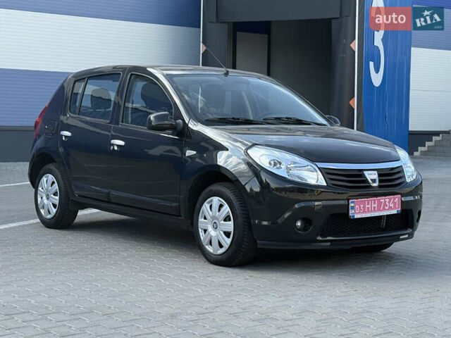 Чорний Дачія Sandero, об'ємом двигуна 1.6 л та пробігом 170 тис. км за 5999 $, фото 1 на Automoto.ua