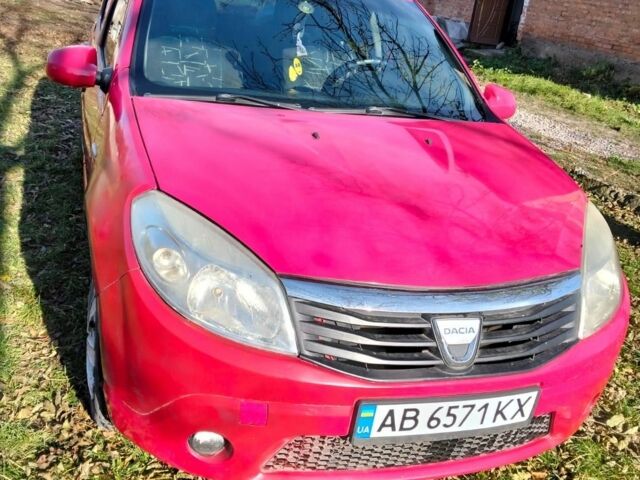 Красный Дачия Сандеро, объемом двигателя 1.4 л и пробегом 243 тыс. км за 3500 $, фото 1 на Automoto.ua