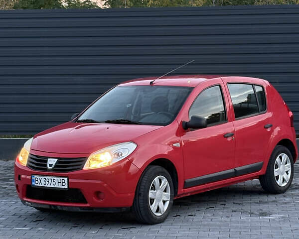 Дачія Sandero 2008 у Каменце-Подольском на Automoto.ua Червоний Дачія Sandero, об'ємом двигуна 1.39 л та пробігом 175 тис. км за 3850 $, фото 1 на Automoto.ua
