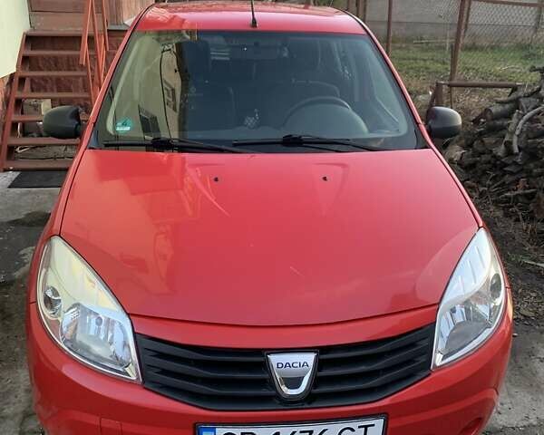 Красный Дачия Сандеро, объемом двигателя 1.4 л и пробегом 220 тыс. км за 4900 $, фото 1 на Automoto.ua
