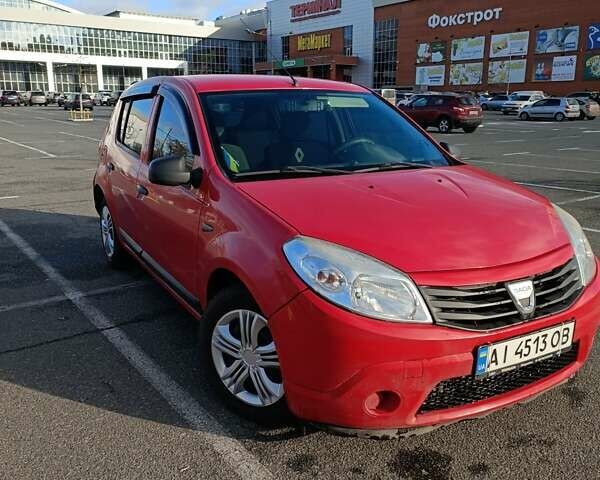Красный Дачия Сандеро, объемом двигателя 1.4 л и пробегом 286 тыс. км за 3450 $, фото 1 на Automoto.ua