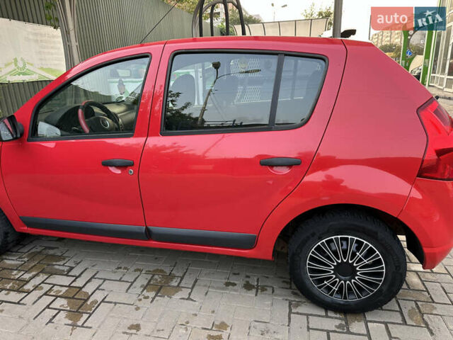 Червоний Дачія Sandero, об'ємом двигуна 1.4 л та пробігом 182 тис. км за 4300 $, фото 1 на Automoto.ua