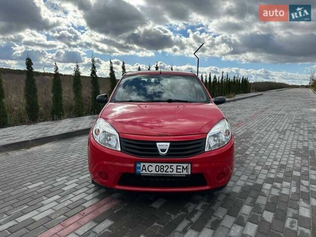 Дачія Sandero 2009 у Луцьку на Automoto.ua Червоний Дачія Sandero, об'ємом двигуна 1.4 л та пробігом 212 тис. км за 3950 $, фото 1 на Automoto.ua