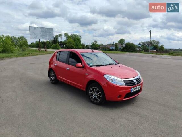 Красный Дачия Сандеро, объемом двигателя 1.39 л и пробегом 157 тыс. км за 4750 $, фото 1 на Automoto.ua