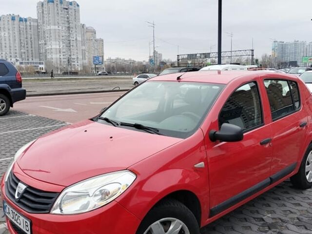 Червоний Дачія Sandero, об'ємом двигуна 1.4 л та пробігом 129 тис. км за 4499 $, фото 1 на Automoto.ua