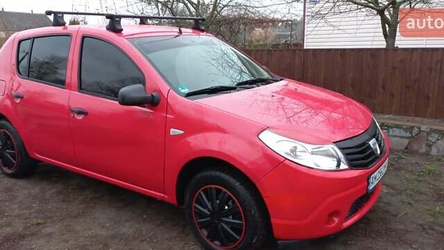 Червоний Дачія Sandero, об'ємом двигуна 1.4 л та пробігом 165 тис. км за 4200 $, фото 1 на Automoto.ua