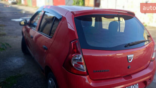 Красный Дачия Сандеро, объемом двигателя 1.2 л и пробегом 168 тыс. км за 4250 $, фото 1 на Automoto.ua