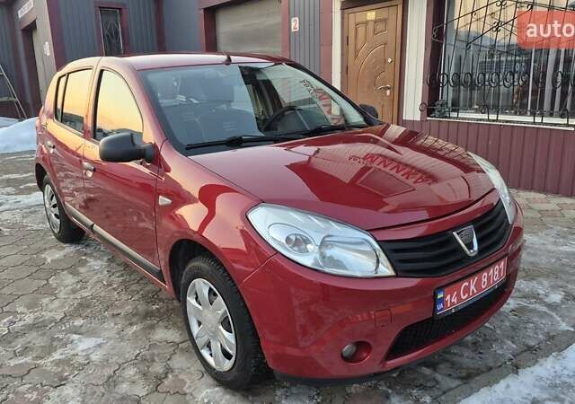 Красный Дачия Сандеро, объемом двигателя 1.2 л и пробегом 191 тыс. км за 4900 $, фото 1 на Automoto.ua