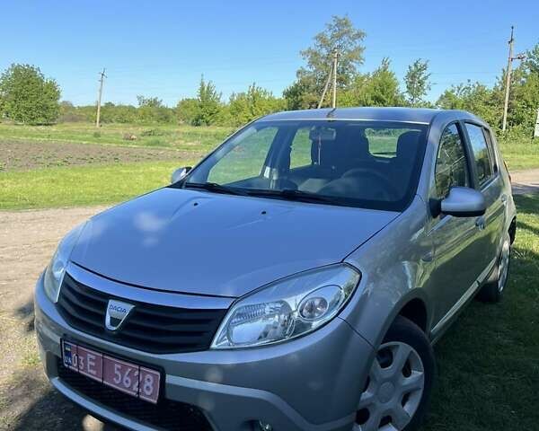 Дачія Sandero, об'ємом двигуна 0 л та пробігом 219 тис. км за 5300 $, фото 1 на Automoto.ua