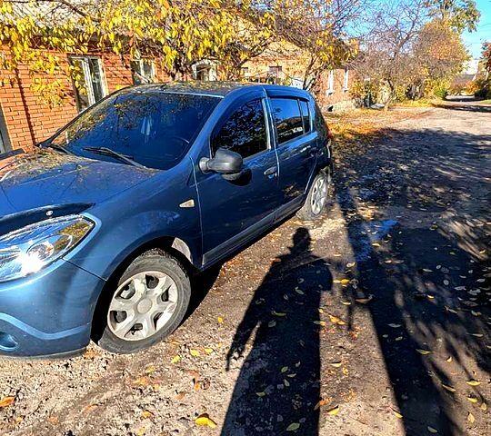 Серый Дачия Сандеро, объемом двигателя 1.4 л и пробегом 210 тыс. км за 5000 $, фото 1 на Automoto.ua