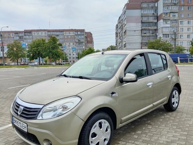 Сірий Дачія Sandero, об'ємом двигуна 1.6 л та пробігом 195 тис. км за 4700 $, фото 1 на Automoto.ua