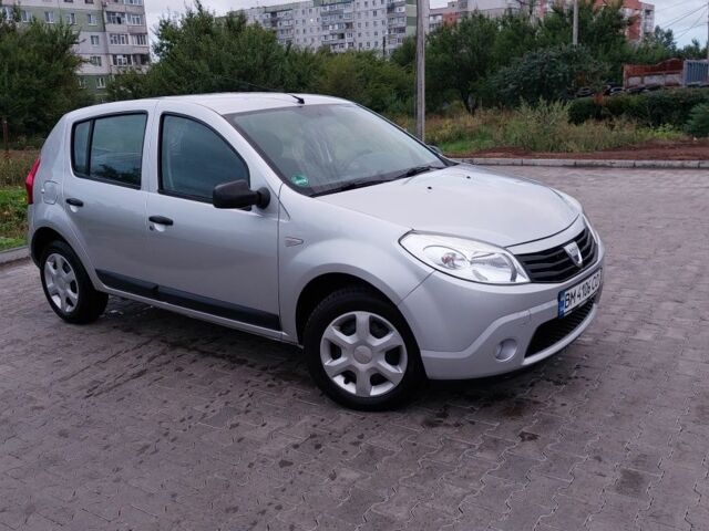 Сірий Дачія Sandero, об'ємом двигуна 1.6 л та пробігом 129 тис. км за 5500 $, фото 1 на Automoto.ua