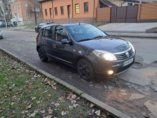 Сірий Дачія Sandero, об'ємом двигуна 1.6 л та пробігом 165 тис. км за 5200 $, фото 1 на Automoto.ua