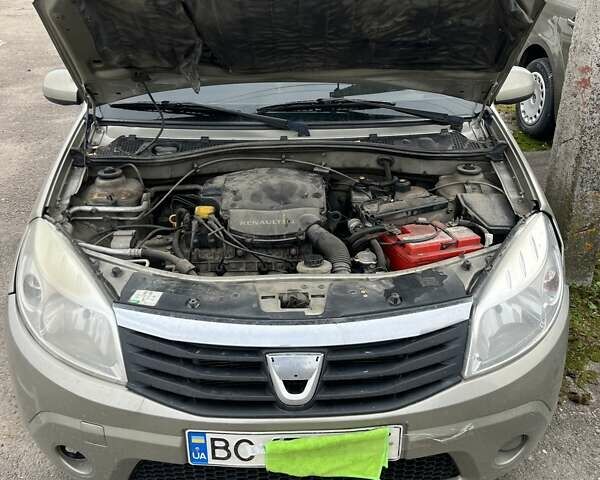 Сірий Дачія Sandero, об'ємом двигуна 1.39 л та пробігом 358 тис. км за 1750 $, фото 1 на Automoto.ua