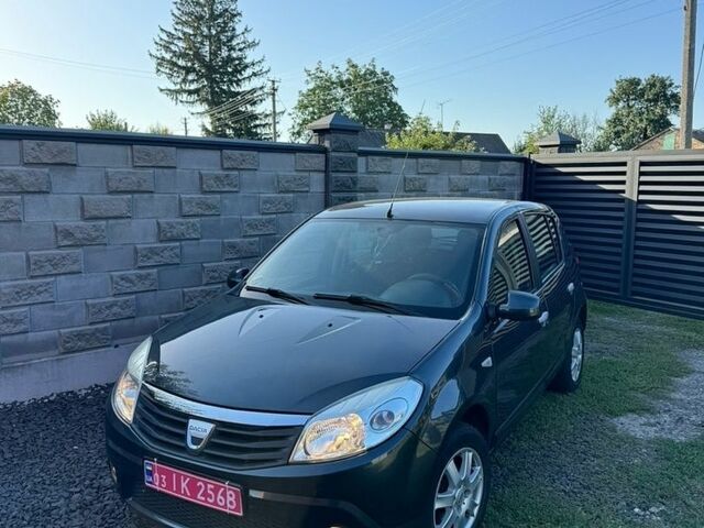 Сірий Дачія Sandero, об'ємом двигуна 1.6 л та пробігом 146 тис. км за 4900 $, фото 1 на Automoto.ua