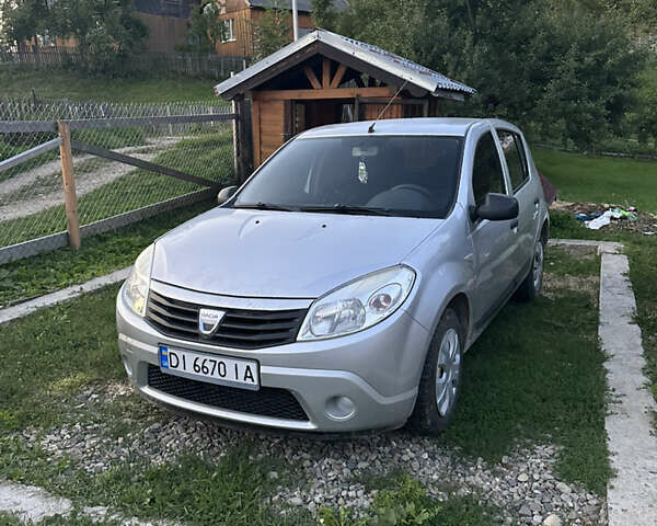 Сірий Дачія Sandero, об'ємом двигуна 1.39 л та пробігом 140 тис. км за 3200 $, фото 1 на Automoto.ua