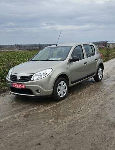 Сірий Дачія Sandero, об'ємом двигуна 1.39 л та пробігом 205 тис. км за 4300 $, фото 1 на Automoto.ua