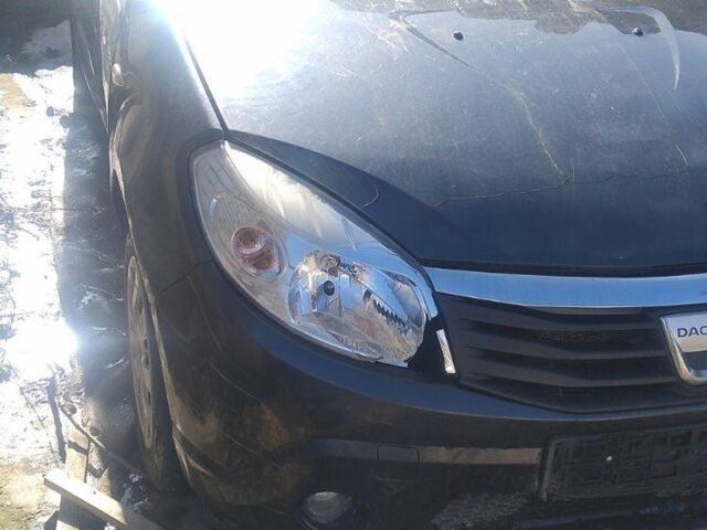 Серый Дачия Сандеро, объемом двигателя 1.6 л и пробегом 130 тыс. км за 1800 $, фото 1 на Automoto.ua