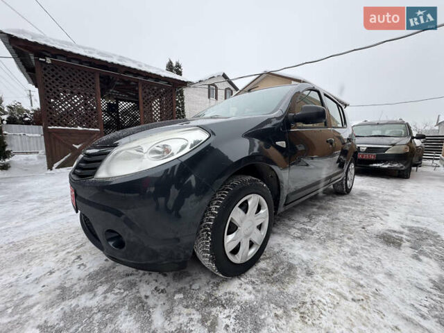 Серый Дачия Сандеро, объемом двигателя 1.4 л и пробегом 171 тыс. км за 4999 $, фото 1 на Automoto.ua