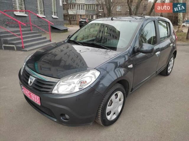 Серый Дачия Сандеро, объемом двигателя 1.6 л и пробегом 161 тыс. км за 5800 $, фото 1 на Automoto.ua