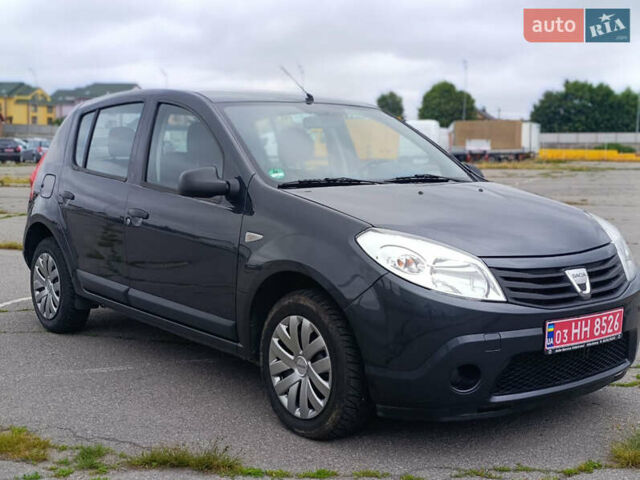 Серый Дачия Сандеро, объемом двигателя 1.2 л и пробегом 148 тыс. км за 4850 $, фото 1 на Automoto.ua