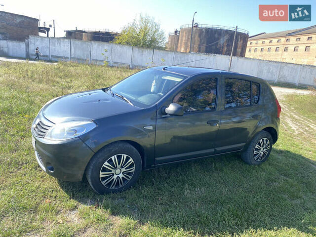 Серый Дачия Сандеро, объемом двигателя 1.46 л и пробегом 428 тыс. км за 3800 $, фото 1 на Automoto.ua