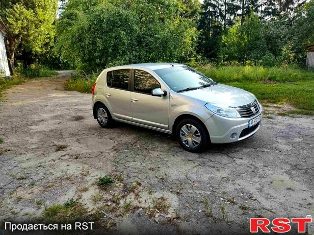 Серый Дачия Сандеро, объемом двигателя 1.6 л и пробегом 235 тыс. км за 5250 $, фото 1 на Automoto.ua