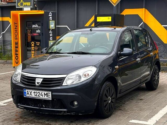 Сірий Дачія Sandero, об'ємом двигуна 1.6 л та пробігом 140 тис. км за 4800 $, фото 1 на Automoto.ua