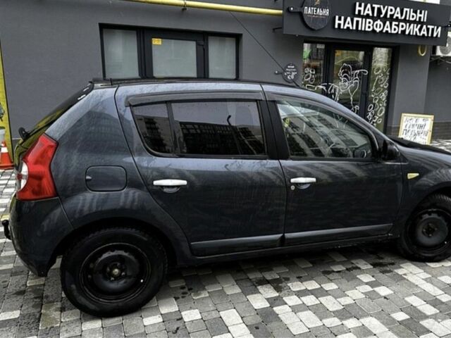 Сірий Дачія Sandero, об'ємом двигуна 0 л та пробігом 212 тис. км за 4798 $, фото 1 на Automoto.ua