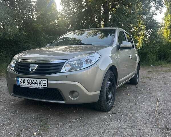 Сірий Дачія Sandero, об'ємом двигуна 1.6 л та пробігом 273 тис. км за 5000 $, фото 1 на Automoto.ua