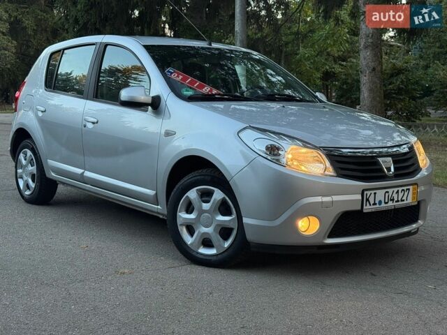 Сірий Дачія Sandero, об'ємом двигуна 1.6 л та пробігом 154 тис. км за 5250 $, фото 1 на Automoto.ua