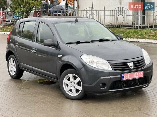 Серый Дачия Сандеро, объемом двигателя 1.4 л и пробегом 140 тыс. км за 5500 $, фото 1 на Automoto.ua
