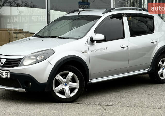 Серый Дачия Сандеро, объемом двигателя 1.46 л и пробегом 141 тыс. км за 5800 $, фото 1 на Automoto.ua