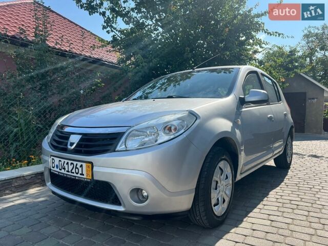 Сірий Дачія Sandero, об'ємом двигуна 1.4 л та пробігом 223 тис. км за 4600 $, фото 1 на Automoto.ua