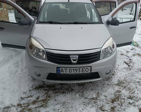 Серый Дачия Сандеро, объемом двигателя 1.5 л и пробегом 186 тыс. км за 5100 $, фото 1 на Automoto.ua