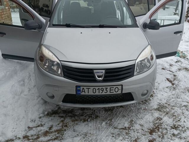 Серый Дачия Сандеро, объемом двигателя 1.5 л и пробегом 186 тыс. км за 5100 $, фото 1 на Automoto.ua