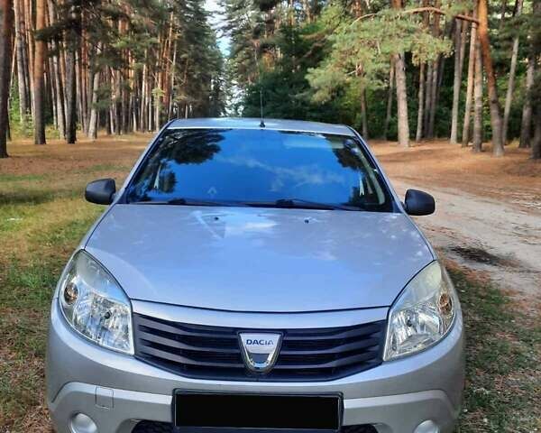 Серый Дачия Сандеро, объемом двигателя 1.2 л и пробегом 98 тыс. км за 5600 $, фото 1 на Automoto.ua