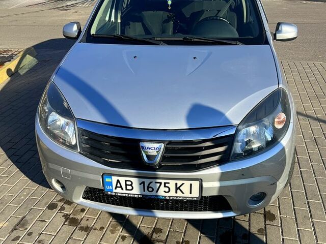 Серый Дачия Сандеро, объемом двигателя 1.1 л и пробегом 171 тыс. км за 3700 $, фото 1 на Automoto.ua