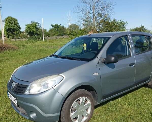 Серый Дачия Сандеро, объемом двигателя 1.2 л и пробегом 182 тыс. км за 3800 $, фото 1 на Automoto.ua