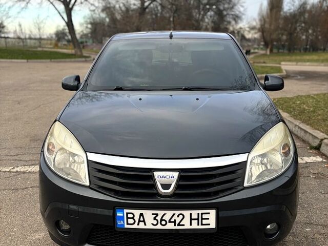 Серый Дачия Сандеро, объемом двигателя 1.4 л и пробегом 23700 тыс. км за 5100 $, фото 1 на Automoto.ua