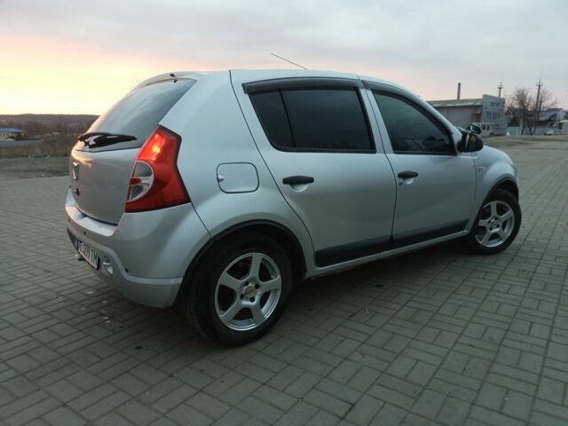 Сірий Дачія Sandero, об'ємом двигуна 1.1 л та пробігом 160 тис. км за 4200 $, фото 1 на Automoto.ua