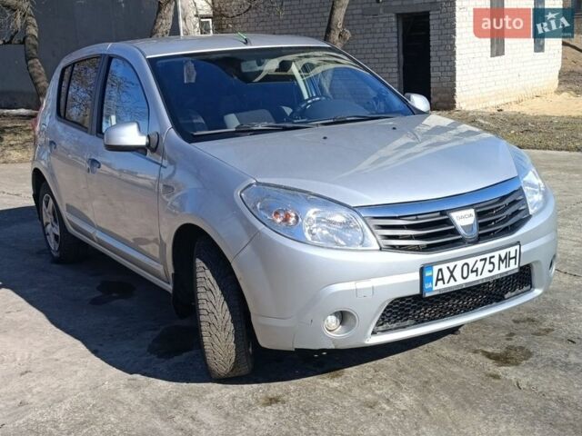 Серый Дачия Сандеро, объемом двигателя 1.6 л и пробегом 140 тыс. км за 6300 $, фото 1 на Automoto.ua
