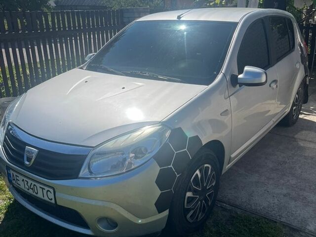 Сірий Дачія Sandero, об'ємом двигуна 1.46 л та пробігом 192 тис. км за 4800 $, фото 1 на Automoto.ua