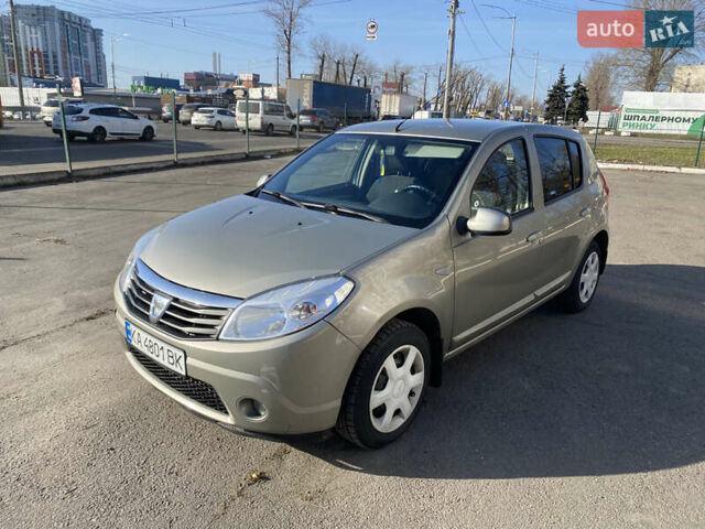 Серый Дачия Сандеро, объемом двигателя 1.15 л и пробегом 186 тыс. км за 3650 $, фото 1 на Automoto.ua