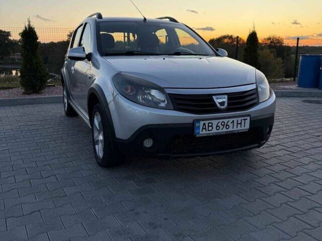 Дачія Sandero 2012 у Вінниці на Automoto.ua Сірий Дачія Sandero, об'ємом двигуна 1.6 л та пробігом 240 тис. км за 6200 $, фото 1 на Automoto.ua