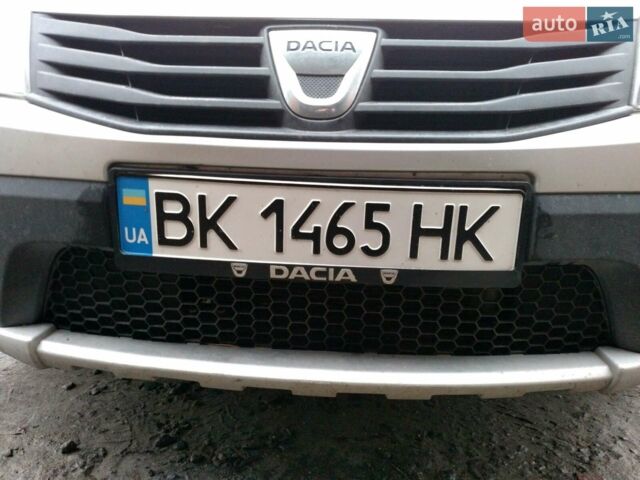 Сірий Дачія Sandero, об'ємом двигуна 1.6 л та пробігом 156 тис. км за 8000 $, фото 1 на Automoto.ua