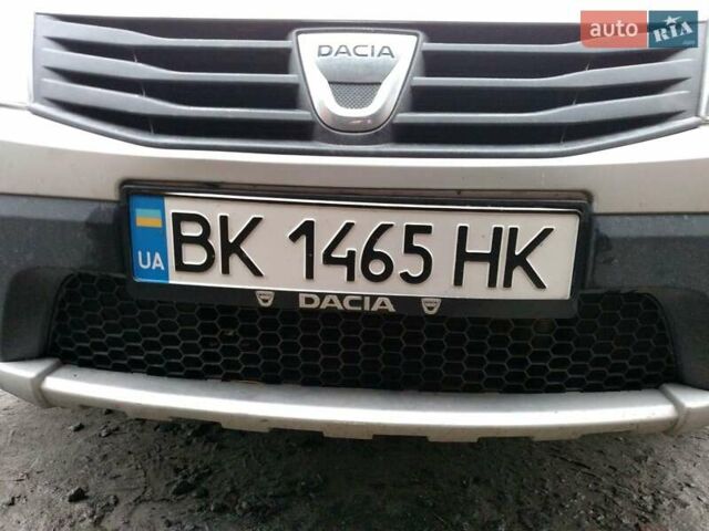 Сірий Дачія Sandero, об'ємом двигуна 1.6 л та пробігом 156 тис. км за 8000 $, фото 1 на Automoto.ua