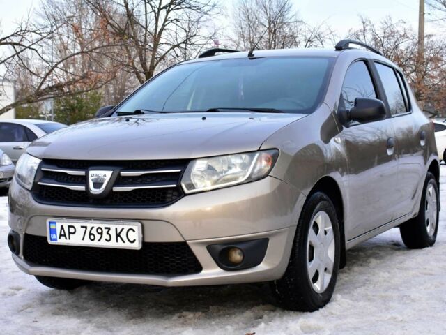 Серый Дачия Сандеро, объемом двигателя 1.5 л и пробегом 275 тыс. км за 5900 $, фото 1 на Automoto.ua