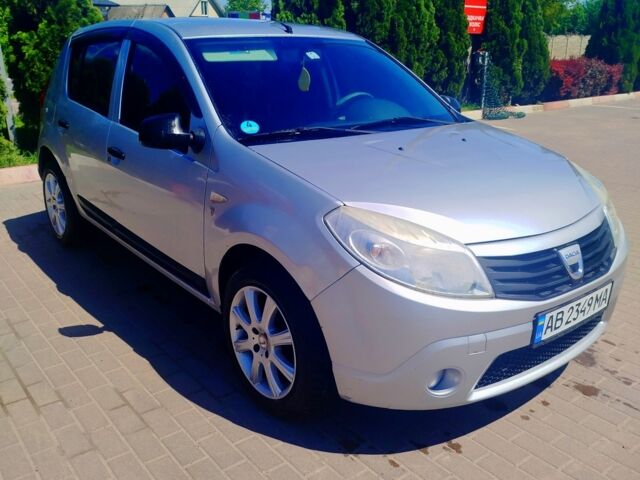 Сірий Дачія Sandero, об'ємом двигуна 1.4 л та пробігом 170 тис. км за 3000 $, фото 1 на Automoto.ua