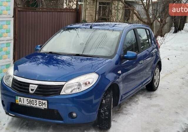 Синий Дачия Сандеро, объемом двигателя 1.4 л и пробегом 107 тыс. км за 4750 $, фото 1 на Automoto.ua